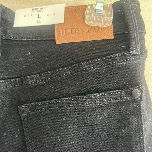 Judy Blue Black Jean Shorts Mid-Length Relaxed Fit - Picture 3 of 12